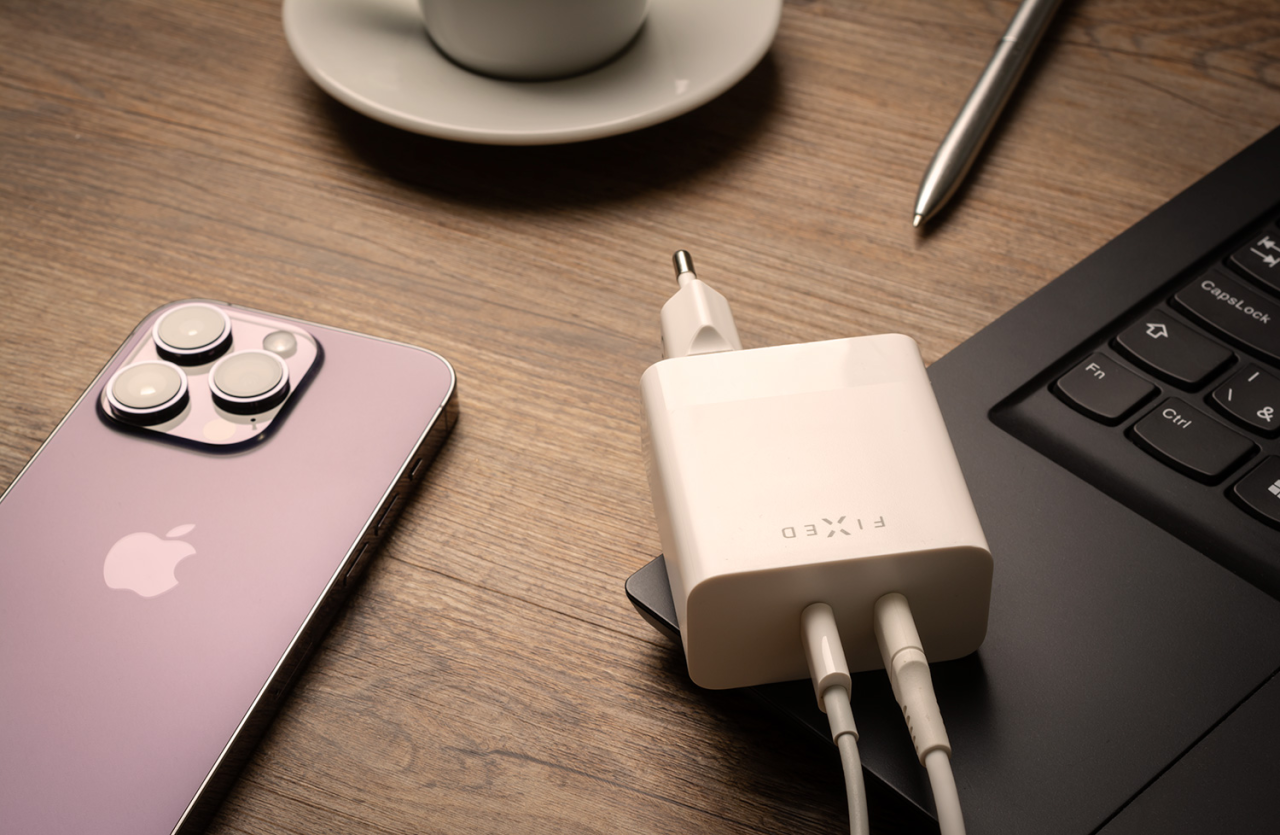 FIXED Síťová nabíječka s 2x USB-C výstupem, podpora PD, 65W, bílá