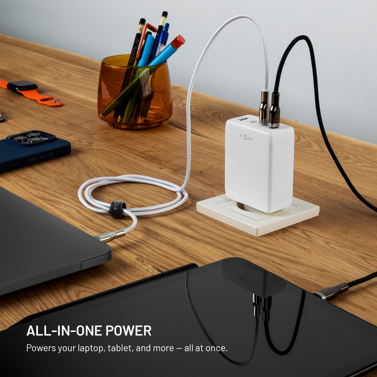 Síťová GaN nabíječka FIXED s 3xUSB-C a USB výstupem, podpora PD 3.0, 120W, bílá