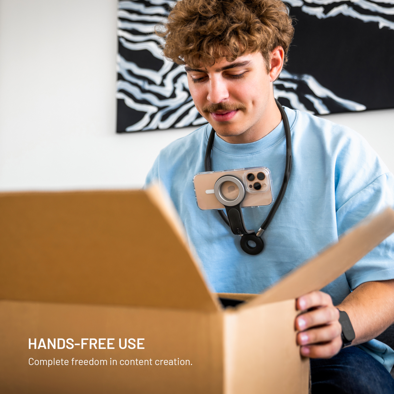 Držák telefonu na krk FIXED Creator Neck Phone Holder s podporou MagSafe, šedý