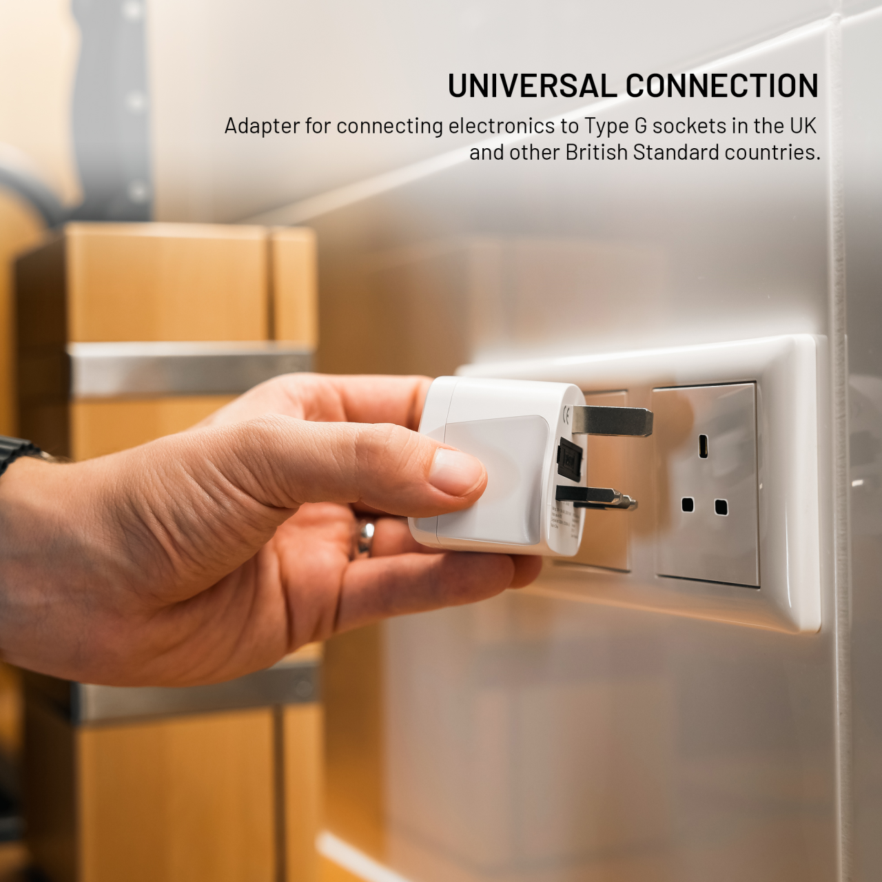 FIXED Adaptér UK  Adapter pro zapojení UK, US, AUS nabíječek do UK zásuvek, bílý