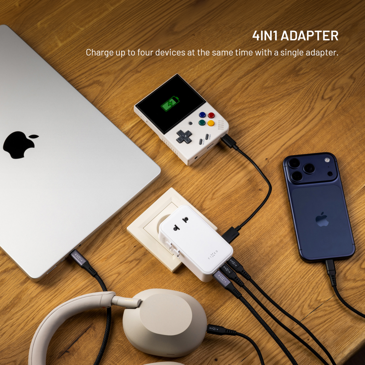Cestovní adaptér FIXED Voyager Slim 45W bílý