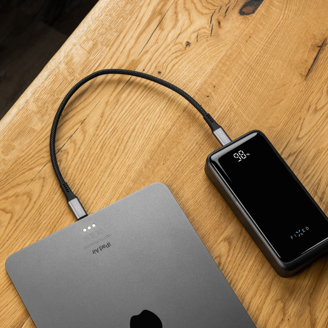 Krátký opletený kabel s konektory USB-C/USB-C, PD 3.1, 0.35m, USB4 Gen3 40Gbps, 8K60Hz, 240W - Fixed Media Cable, černý