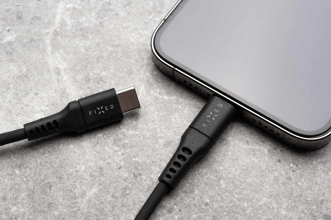 FIXED Nabíjecí a datový Liquid silicone kabel s konektory USB-C/USB-C a podporou PD, 1.2m, USB 2.0, 60W, černý