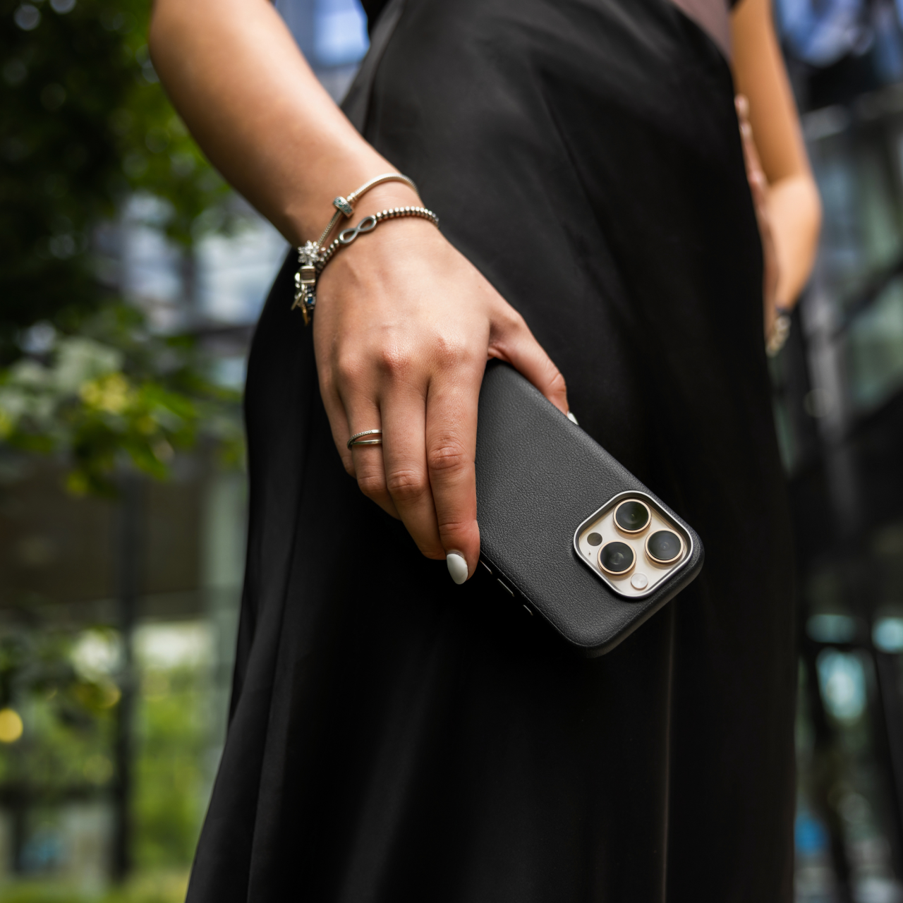 Kryt z veganské kůže na mobil Apple iPhone Air - Fixed MagLeather, MagSafe, černý