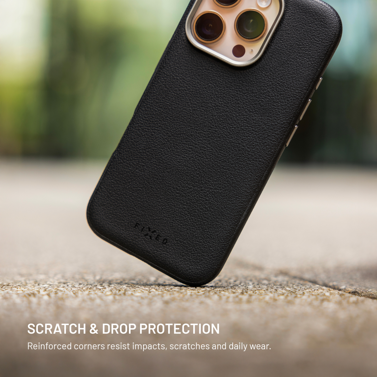 Kryt FIXED MagLeather pro Apple iPhone 17 Pro, z veganské kůže s podporou MagSafe, černý