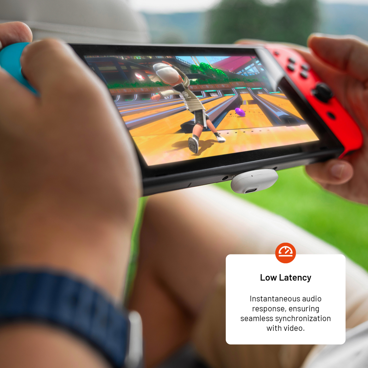 FIXED Bezdrátová herní TWS sluchátka Game Pods s radiofrekvenčním připojením, bílá