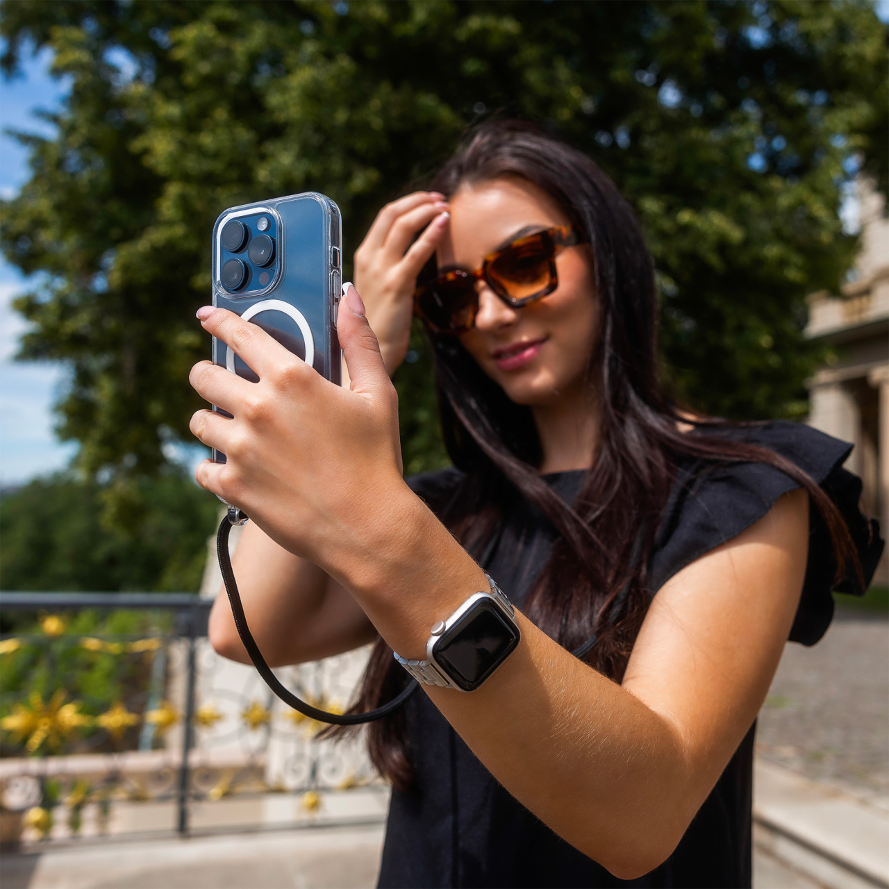 Kryt se šňůrkou na krk na mobil Apple iPhone 16 Pro Max - Fixed MagPure Neck, černá šňůrka