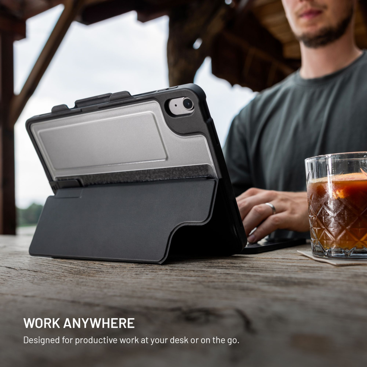Pouzdro s USB-C klávesnicí pro Apple iPad Pro 11" (2018-2022)/iPad Air (2020-2026), CZ - Fixed Typee Enduro, černé