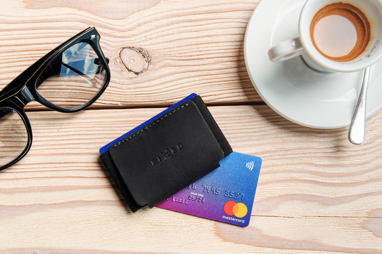 FIXED Kožená peněženka Tiny Wallet z pravé hovězí kůže, černá