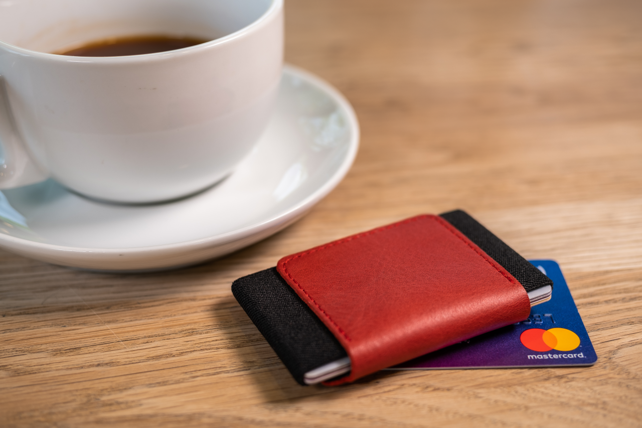 FIXED Kožená peněženka Tiny Wallet z pravé hovězí kůže, červená