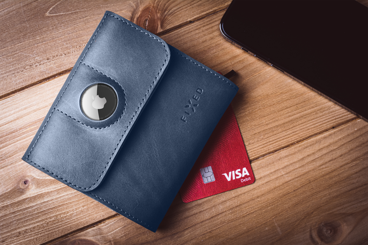 FIXED Kožená peněženka Classic Wallet for AirTag z pravé hovězí kůže, modrá