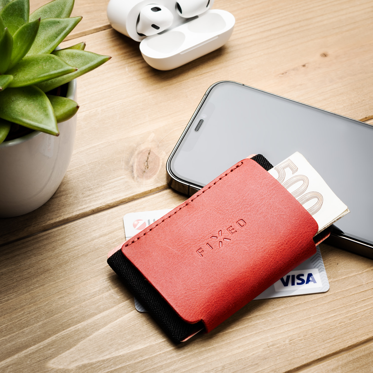 FIXED Kožená peněženka Tiny Wallet for AirTag z pravé hovězí kůže, červená