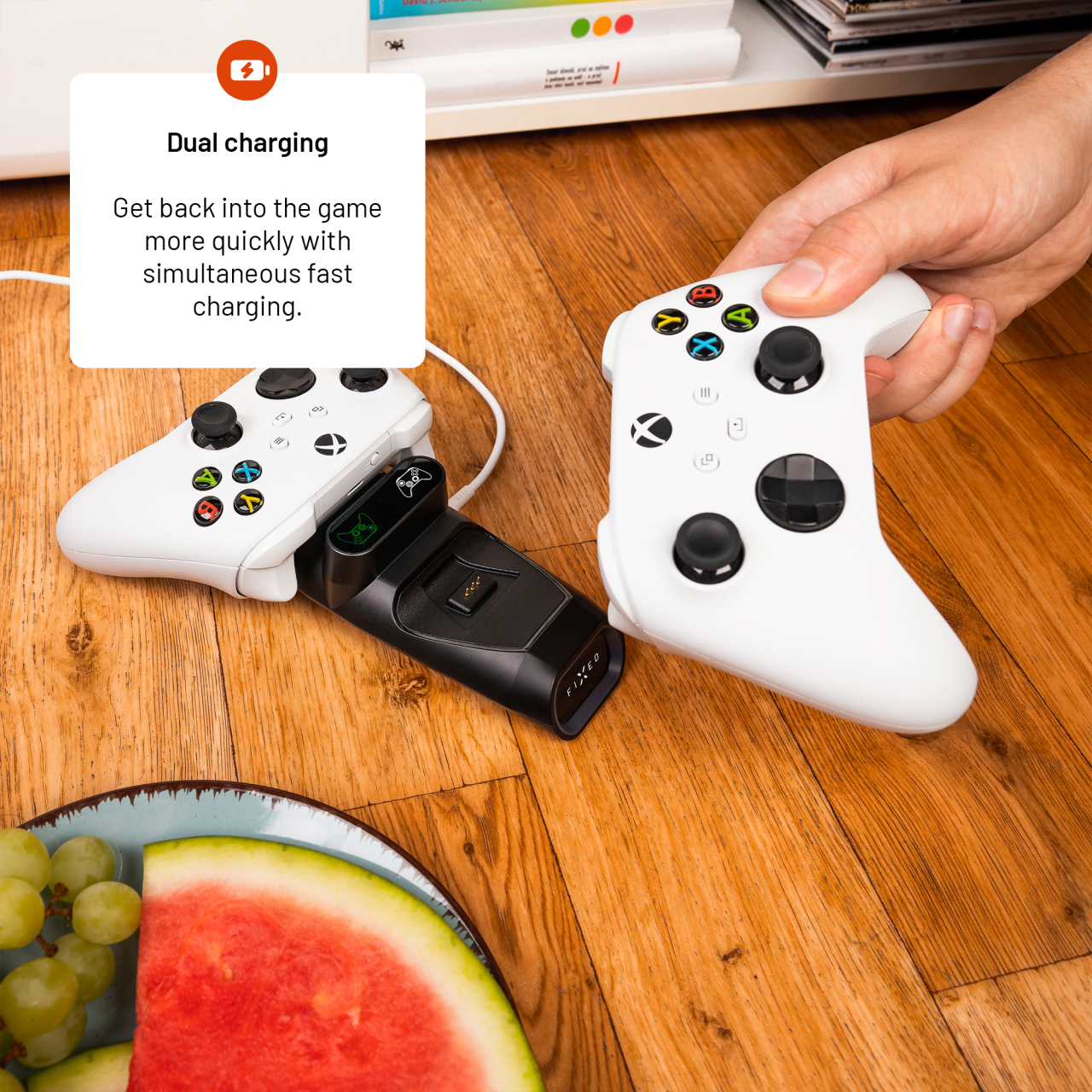 FIXED Dobíjecí stanice pro dva bezdrátové ovladače Xbox Series S, X a One, černá
