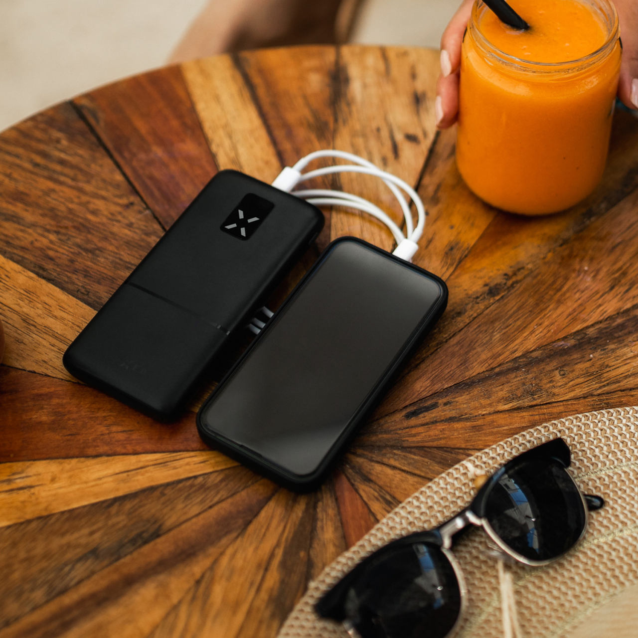 FIXED Powerbanka Zen 10 s LCD displejem a výstupem PD 20W, 10 000 mAh, černá