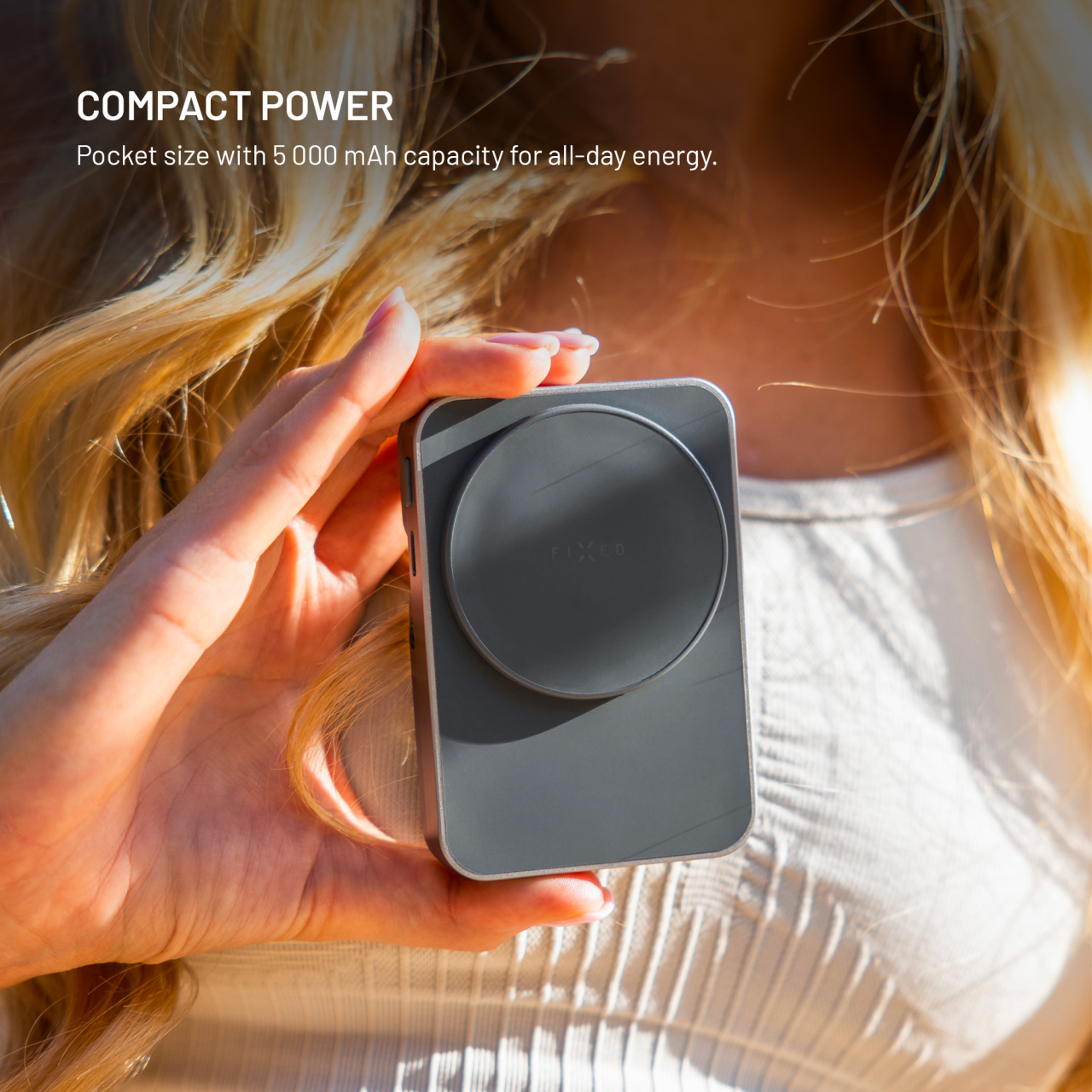 Powerbanka se stojánkem s integrovanou Apple Watch nabíječkou a podporou MagSafe, 5 000 mAh - Fixed MagZen 5 Stand, šedá