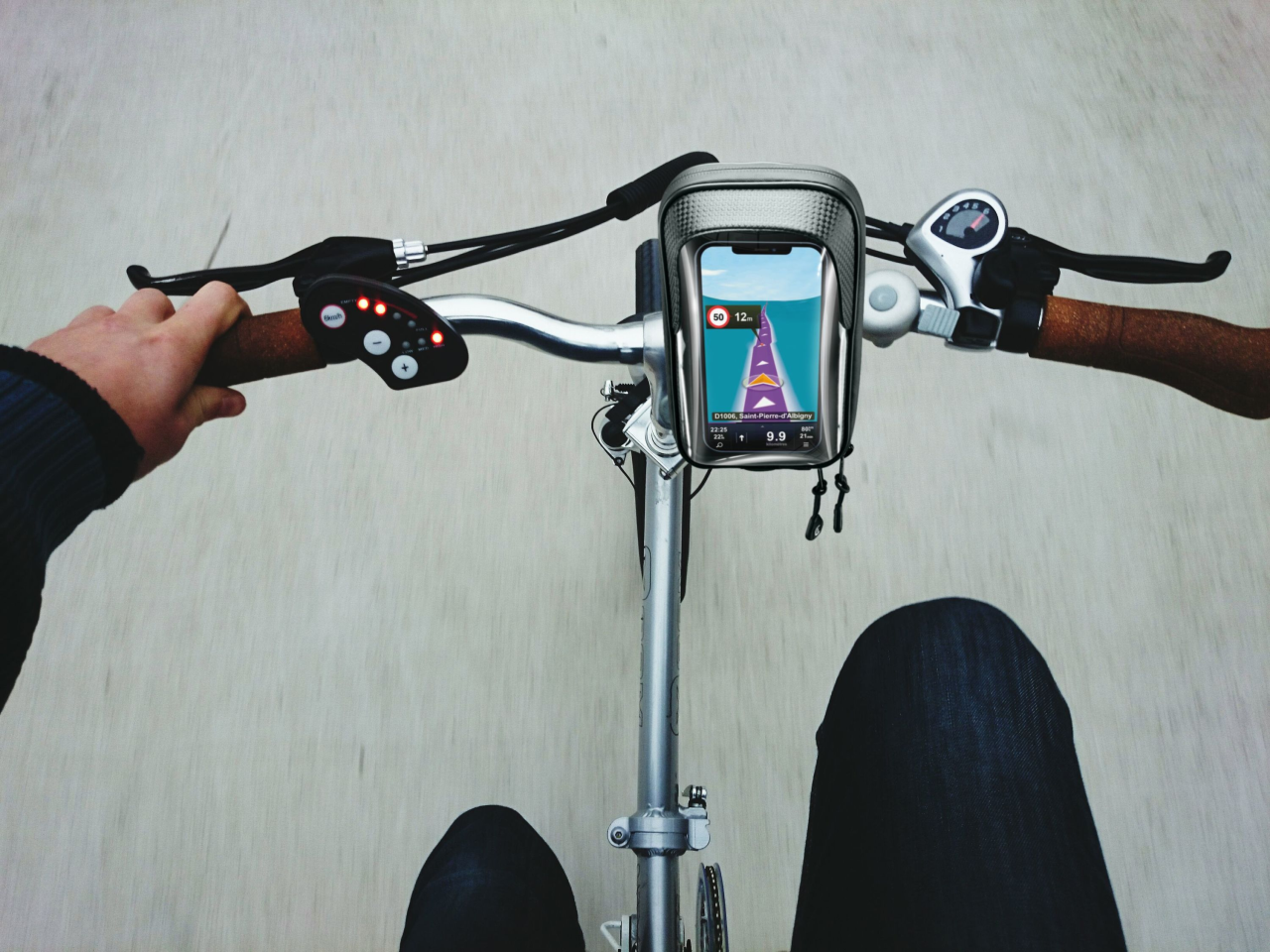 Univerzální držák mobilního telefonu Cellularline Rider Shield na řídítka  pro motorku i kolo, voděodolný, do vel. 6,7",