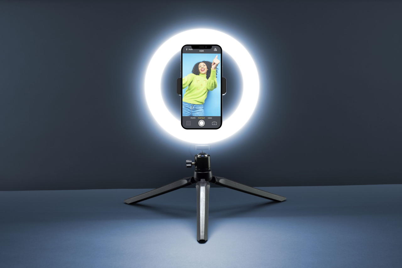 Tripod Cellularline Selfie Ring s LED osvětlením pro selfie fotky a videa, černý
